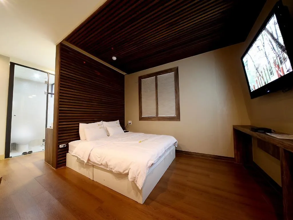 Seven Motel Busan Hotel