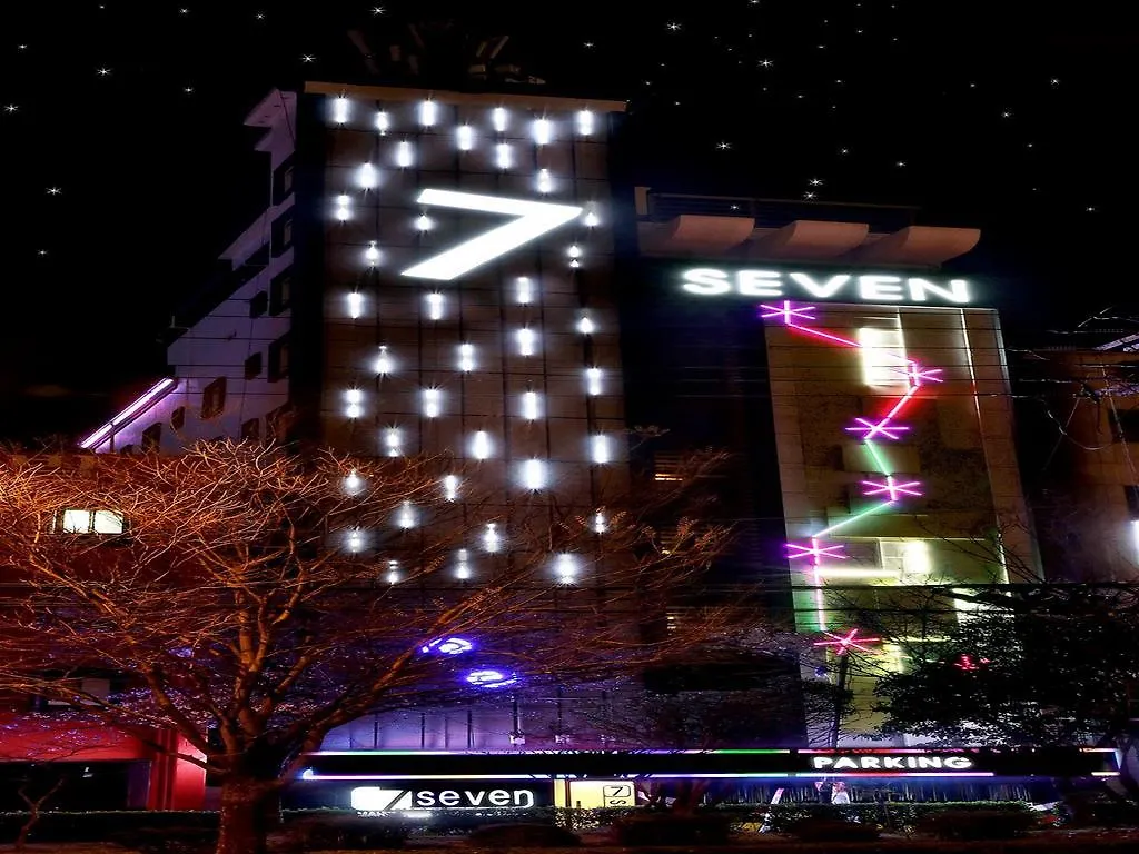 Seven Hotel location